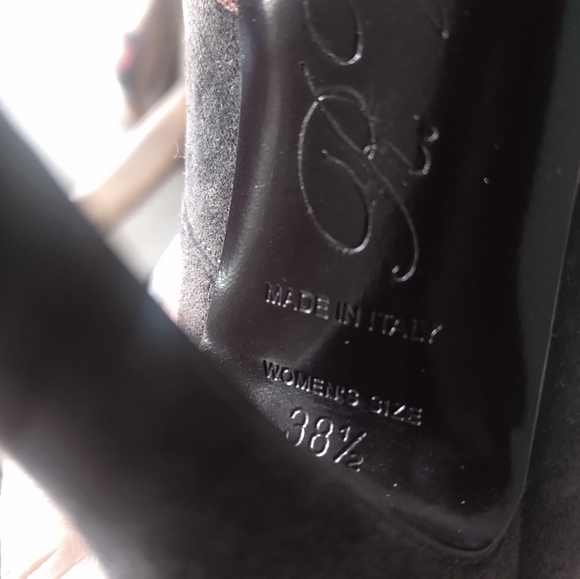 Roger Vivier suede heels 8.5 - Picture 6 of 6